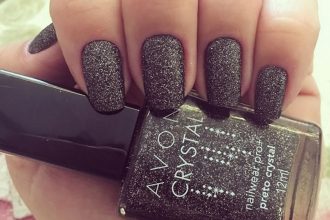 Esmalte da semana: Preto Crystal da Avon @UsinadaBeleza